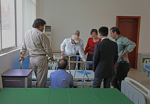 <strong>2012.10.19 印度JSS醫(yī)院參觀(guān)江蘇賽康</strong>